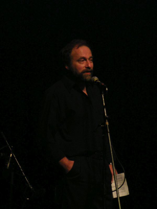 AMJ-031130-01.jpg