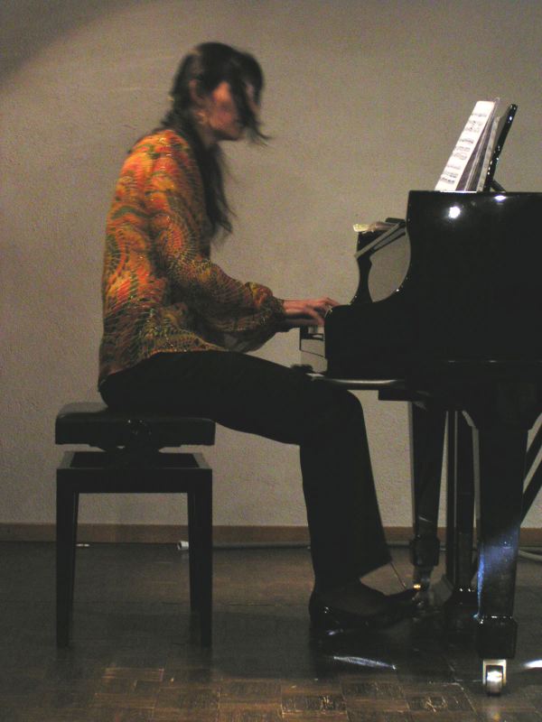 AMJ-050410-04a.jpg