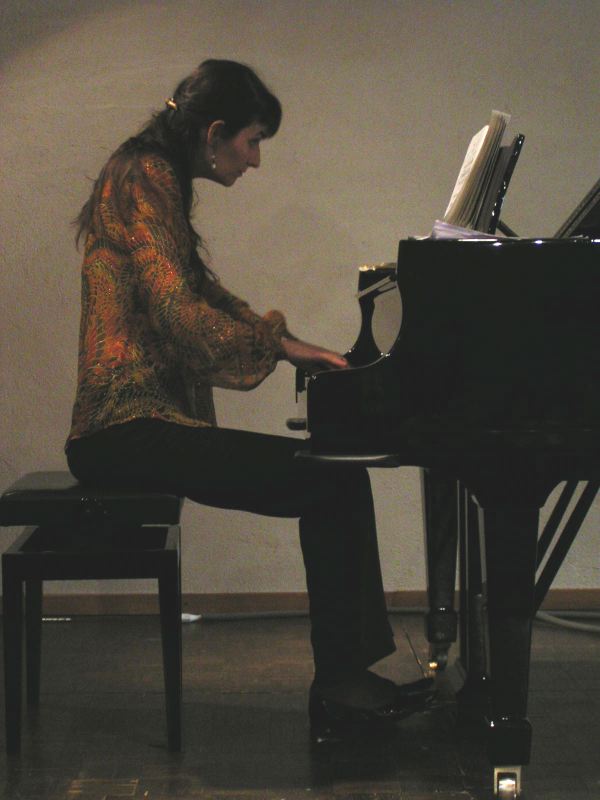 AMJ-050410-10a.jpg